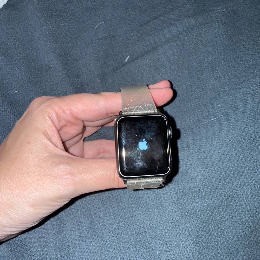 Apple Smartwatch 7000 series with Silver glitter Band (charger not included)